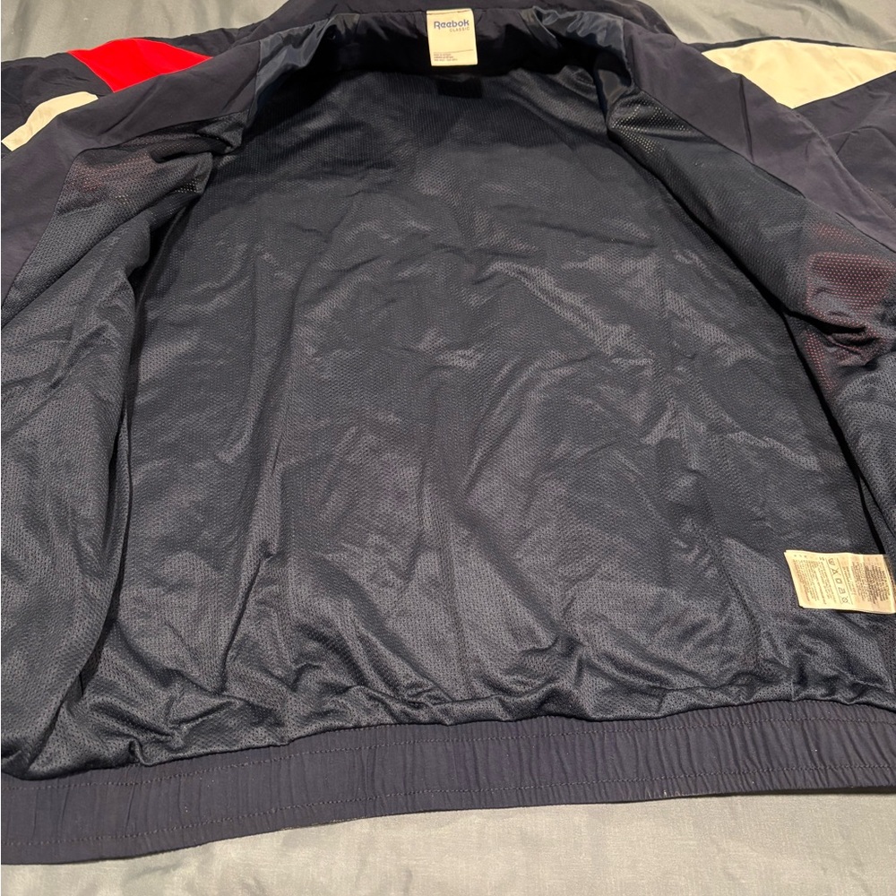 Reebok Navy and Red Windbreaker Jacket Mens Small - Picture 7 of 7